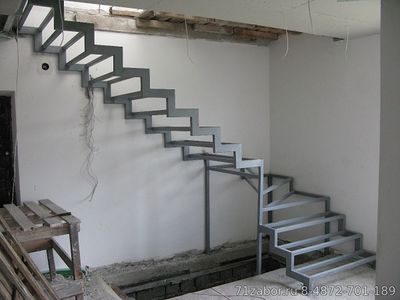 лестница на металлокаркасе