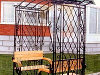 беседка садовая с коваными элементами