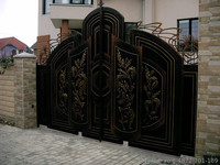 металлические кованые ворота