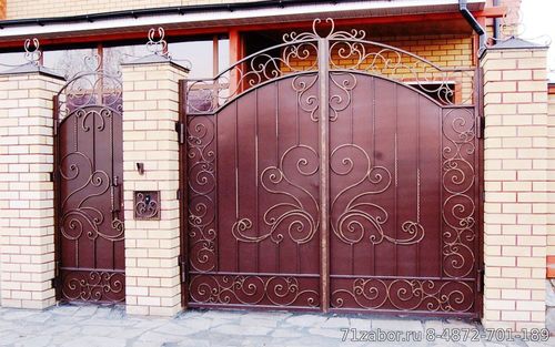 кованые металлические ворота распашные