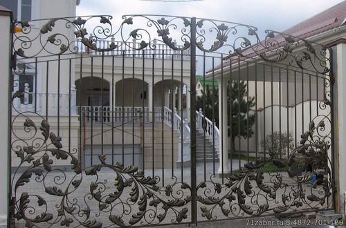 кованые металлические ворота распашные